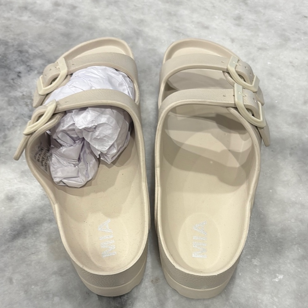 MIA Women's Cream Slide Sandals